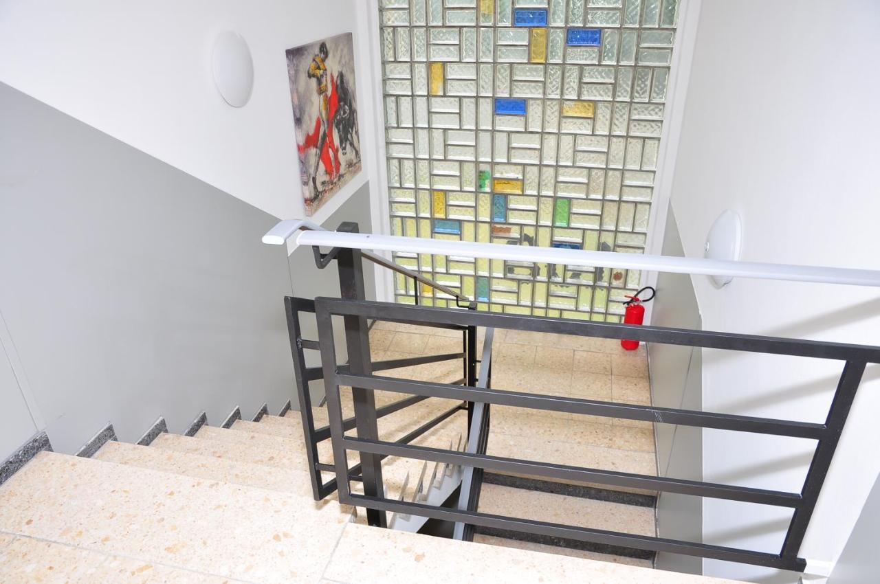 Weisenau Plaza Vandrarhem Mainz Exteriör bild