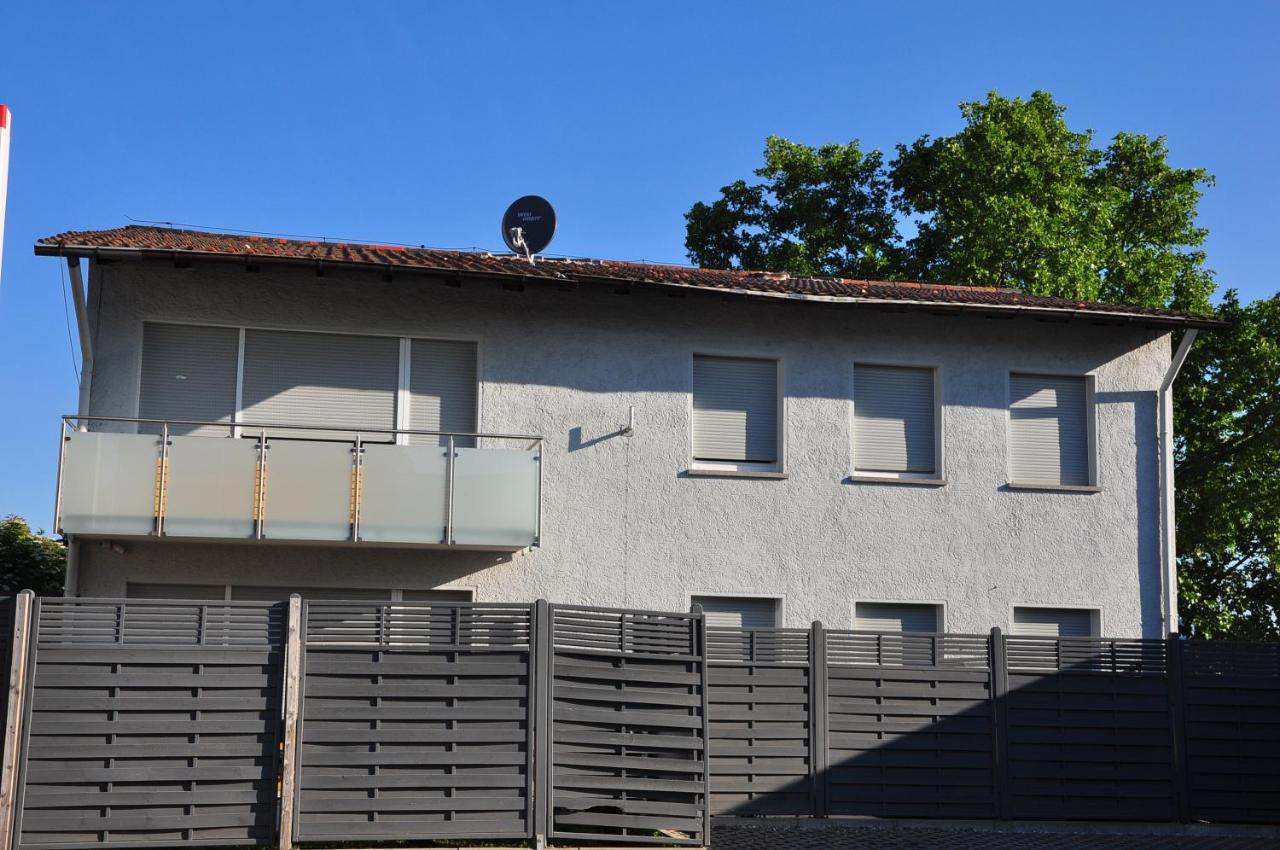 Weisenau Plaza Vandrarhem Mainz Exteriör bild