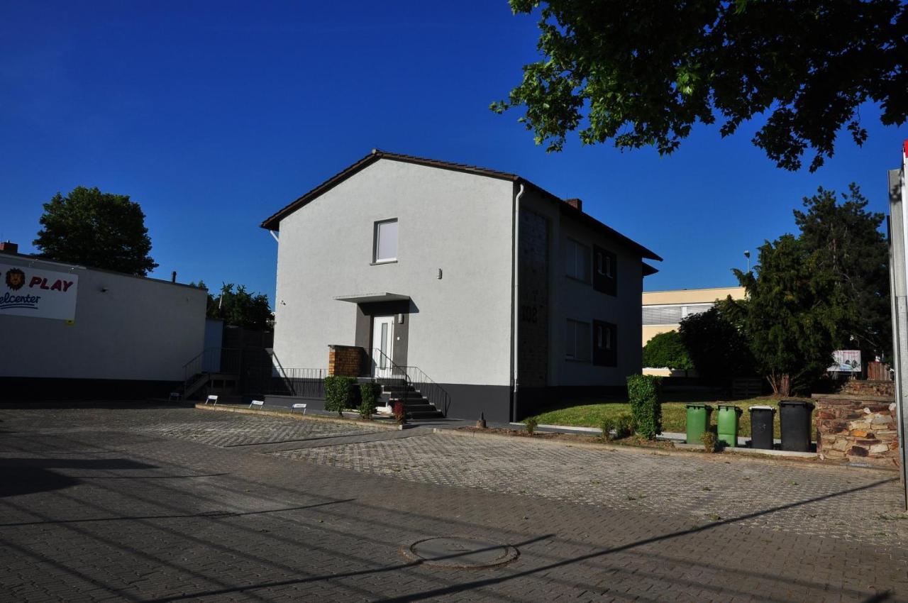 Weisenau Plaza Vandrarhem Mainz Exteriör bild